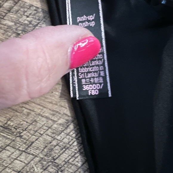 Victoria’s Secret Very Sexy Push Up Bra - Black - Picture 11 of 16